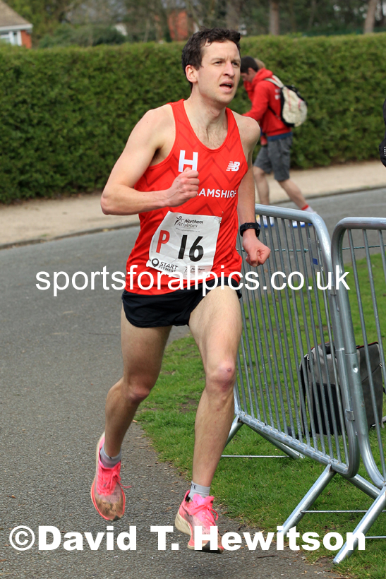 Senior Mens Northern 12 Stage Road Relay, 2022 Northern 12 and 6 Stage Road Relays,  Birkenhead Park, Birkenhead, Wirral.  Photo: David T. Hewitson/Sports for All Pics